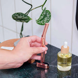 Dermaplaner Stand - Rose Gold