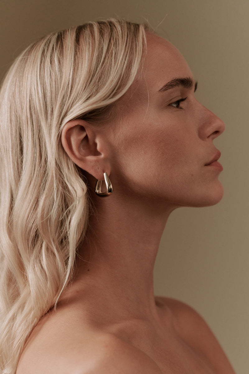 Lyle Medium Triangle Hoops