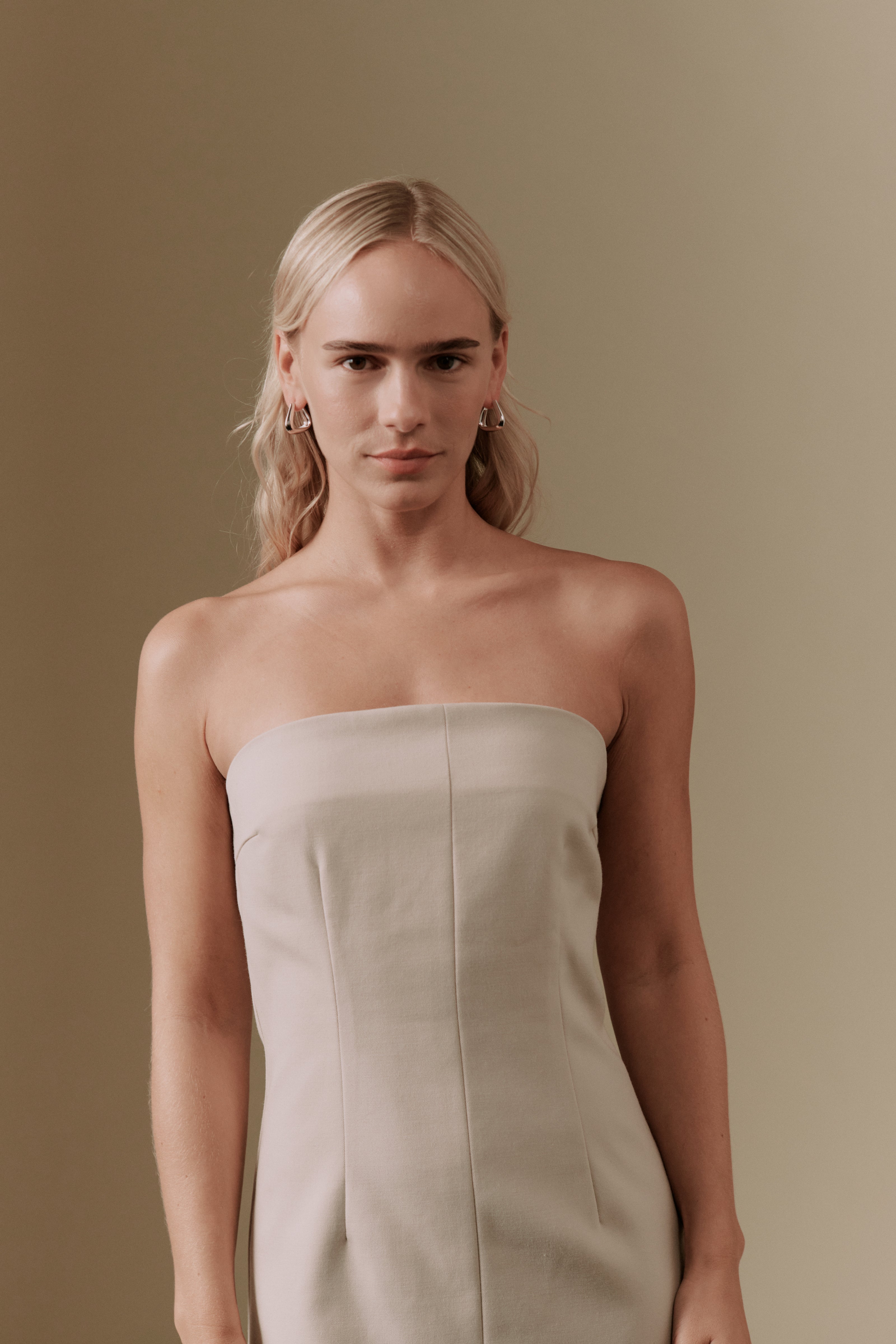 Lyle Medium Triangle Hoops