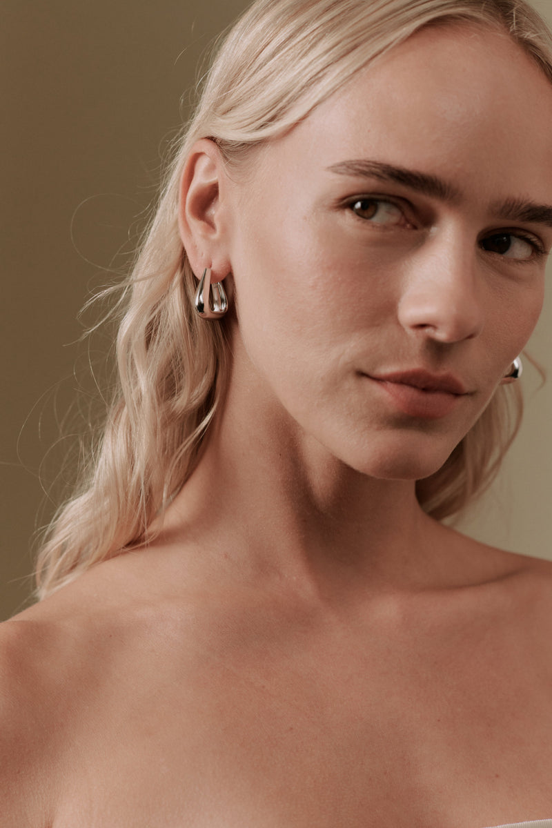 Lyle Medium Triangle Hoops