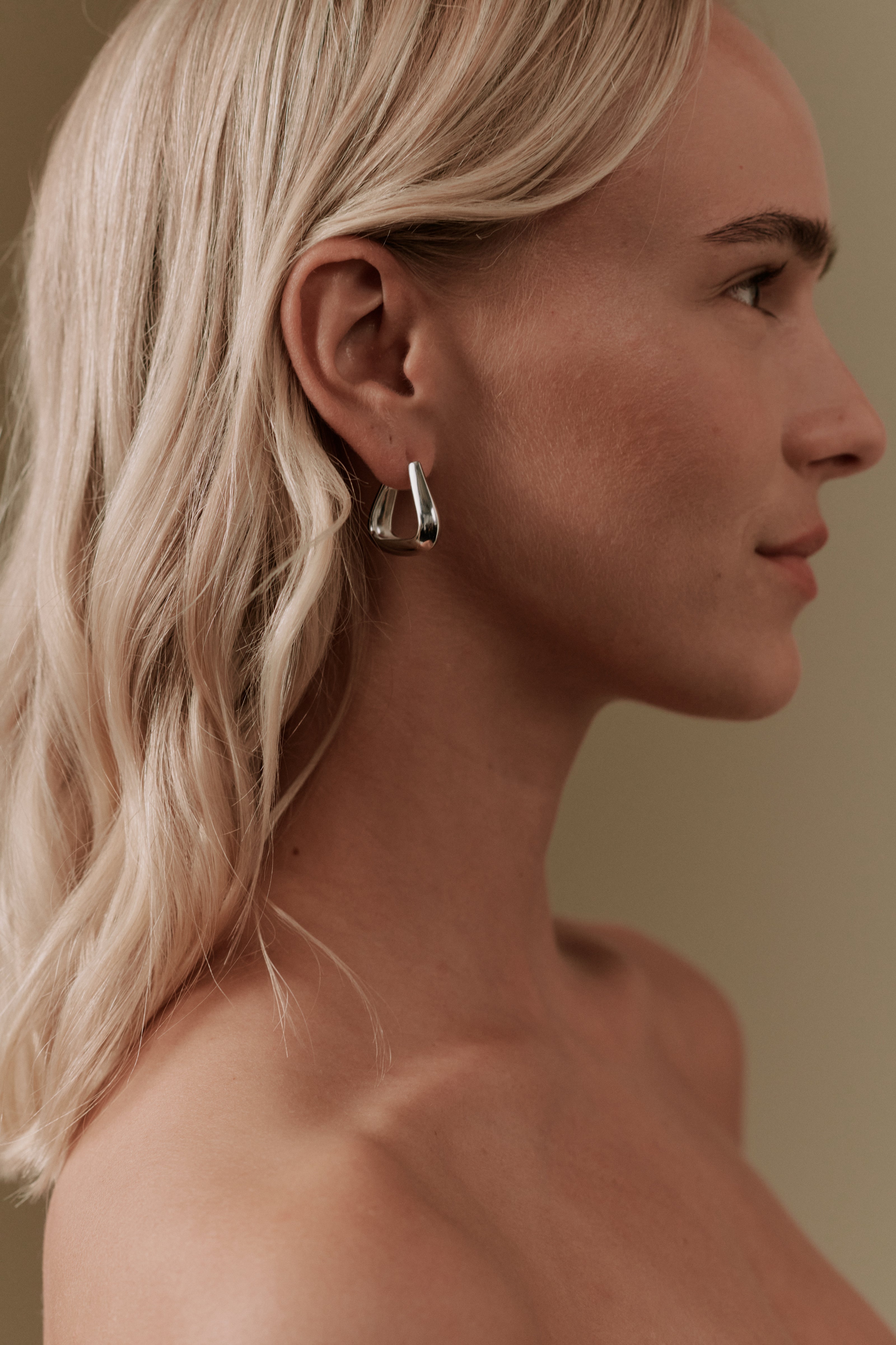 Lyle Medium Triangle Hoops