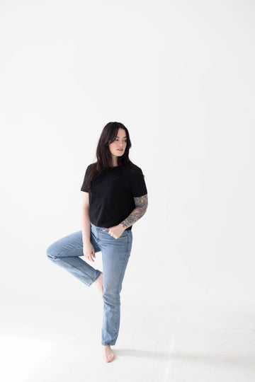 Black Mom Cropped Tee