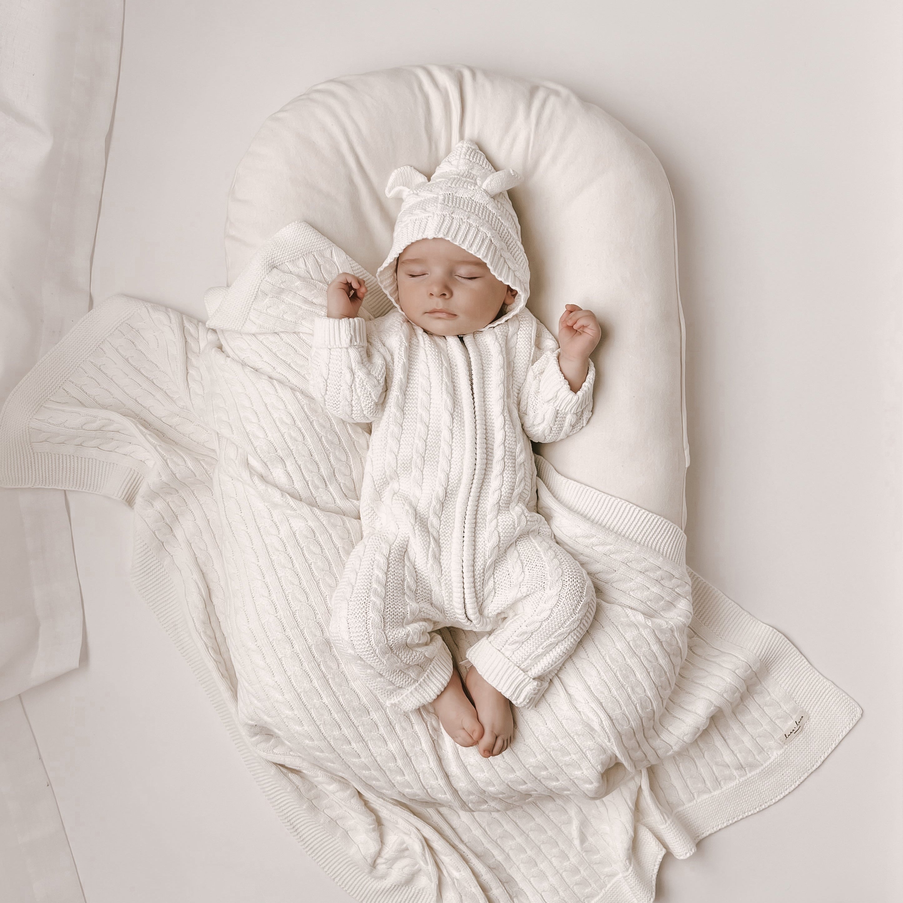 Cable Knit Baby Blanket - White