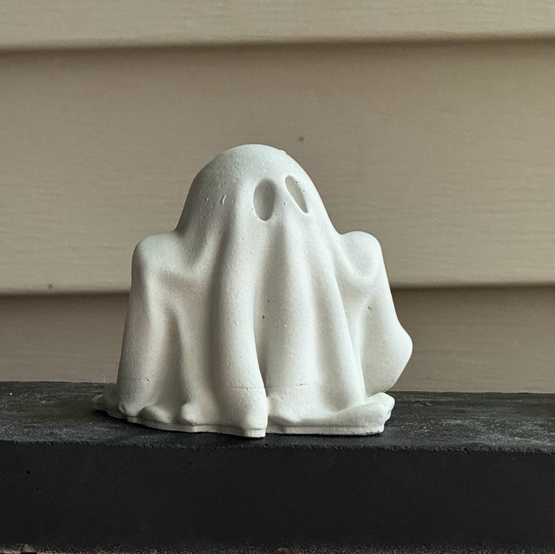 Cute Halloween Ghost - Concrete Decor