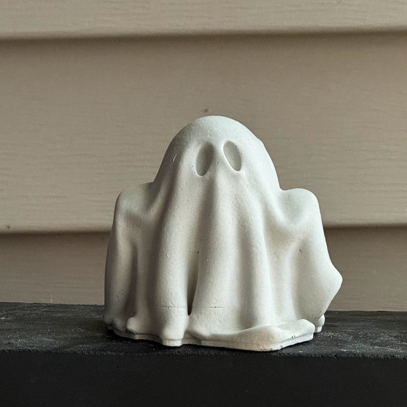Cute Halloween Ghost - Concrete Decor