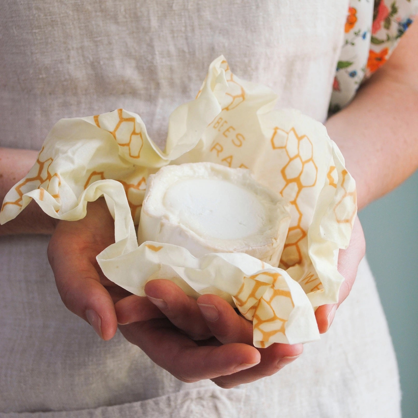 Beeswax Medium Wrap - Honeycomb