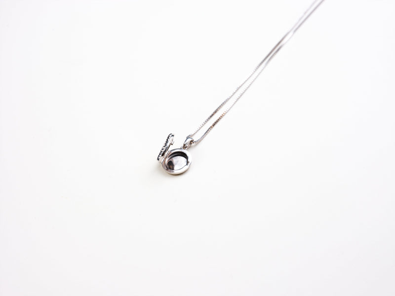 Sutton Oval Locket