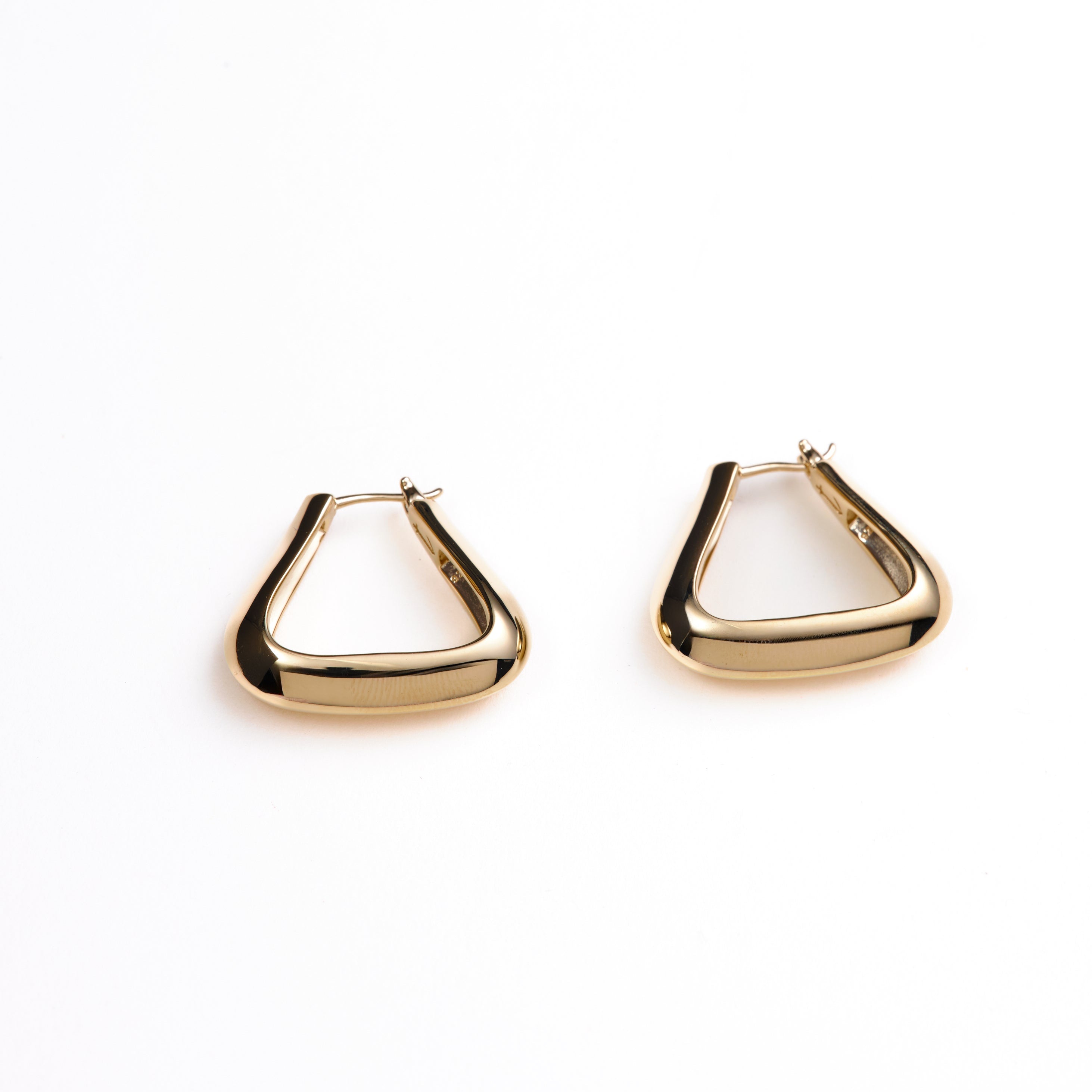 Lyle Medium Triangle Hoops