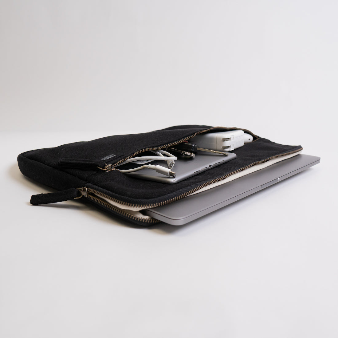 Erdig Laptop Sleeve 15" (14 Color Options)