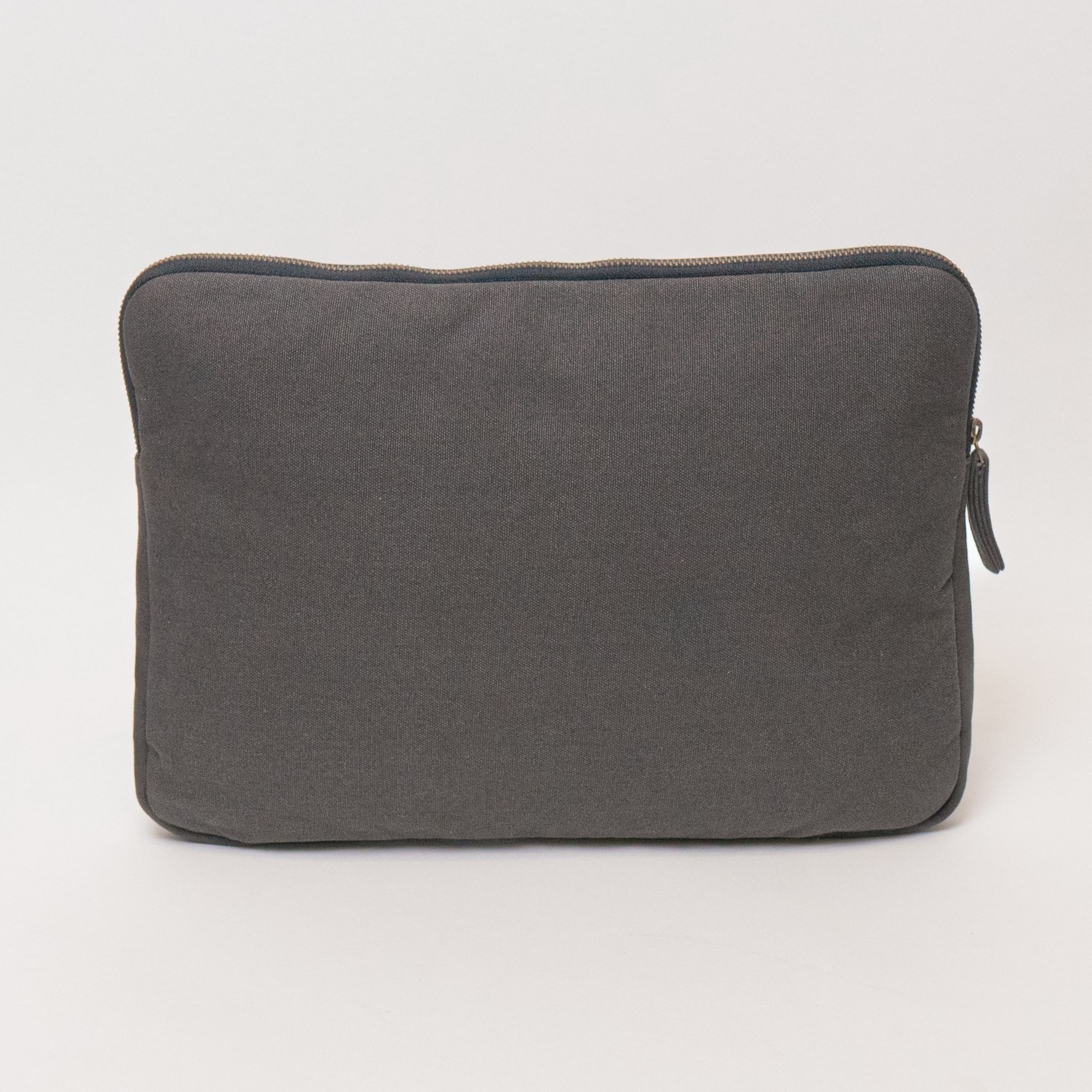 Erdig Laptop Sleeve 15" (14 Color Options)