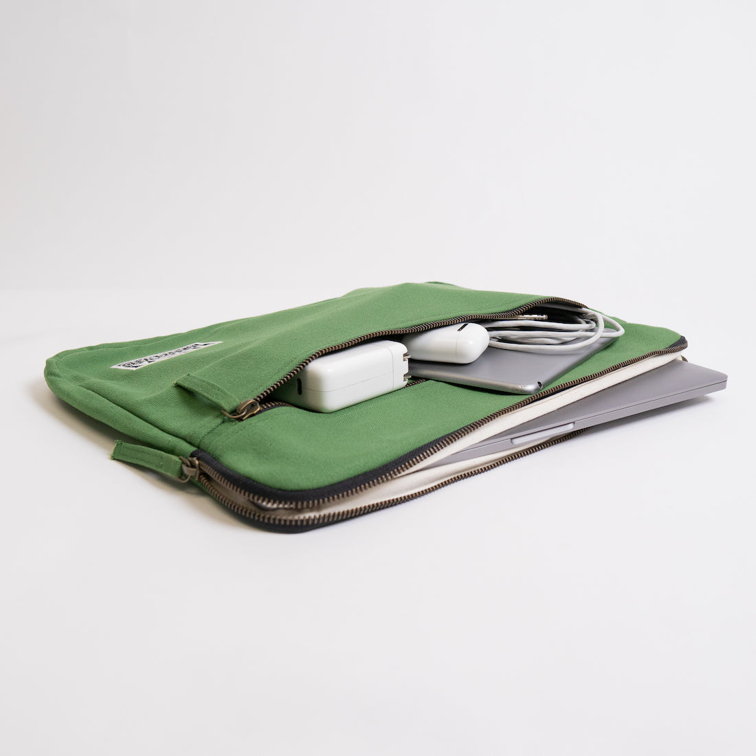 Erdig Laptop Sleeve 15" (14 Color Options)