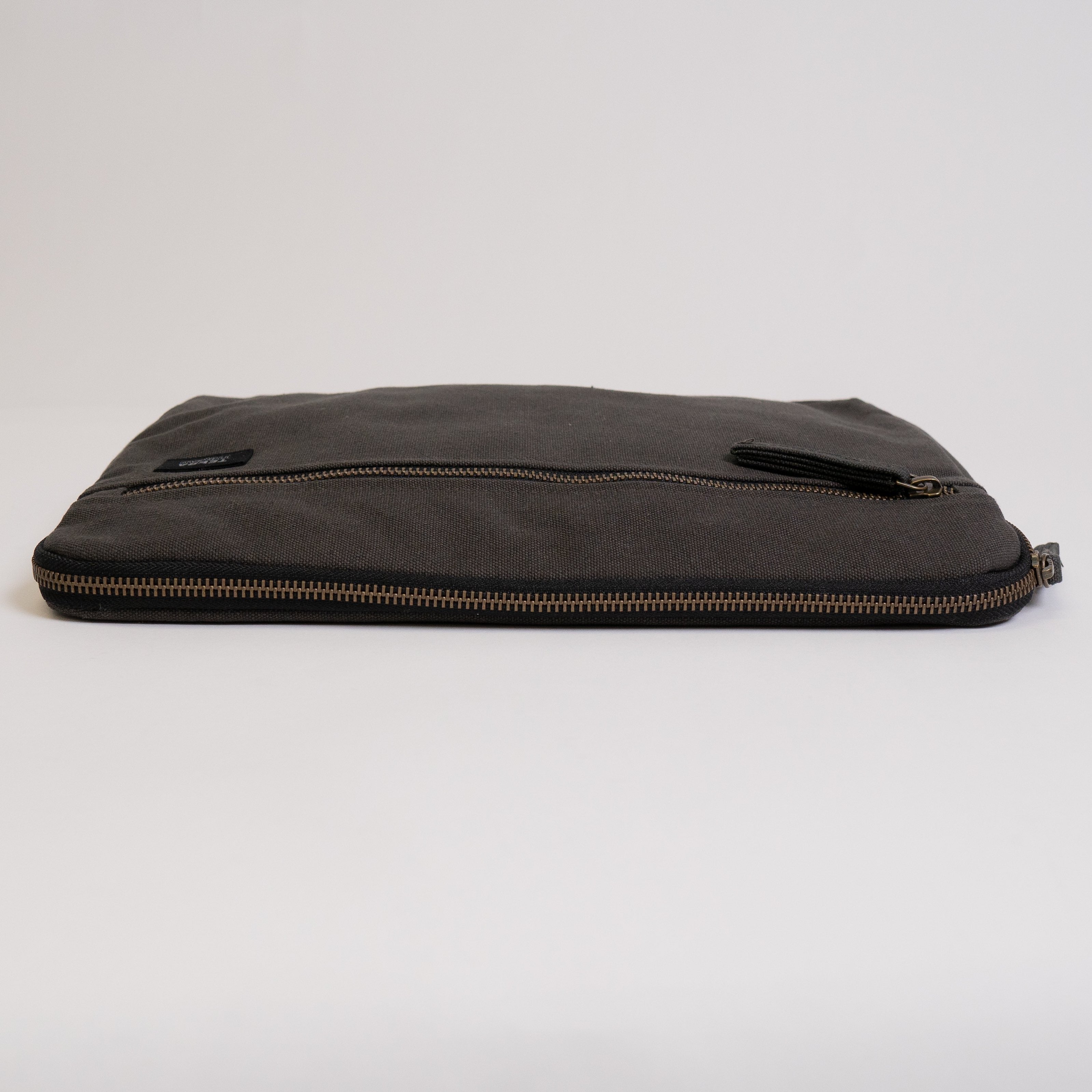 Erdig Laptop Sleeve 13" (16 Color Options)