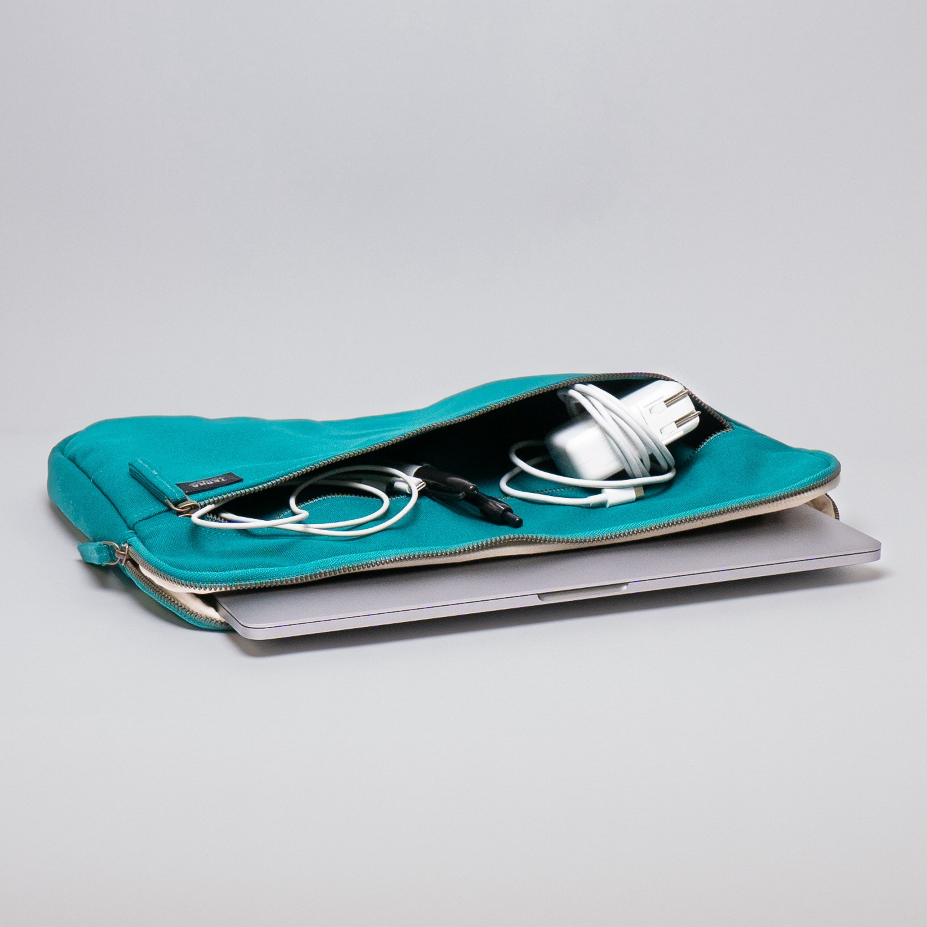 Erdig Laptop Sleeve 15" (14 Color Options)